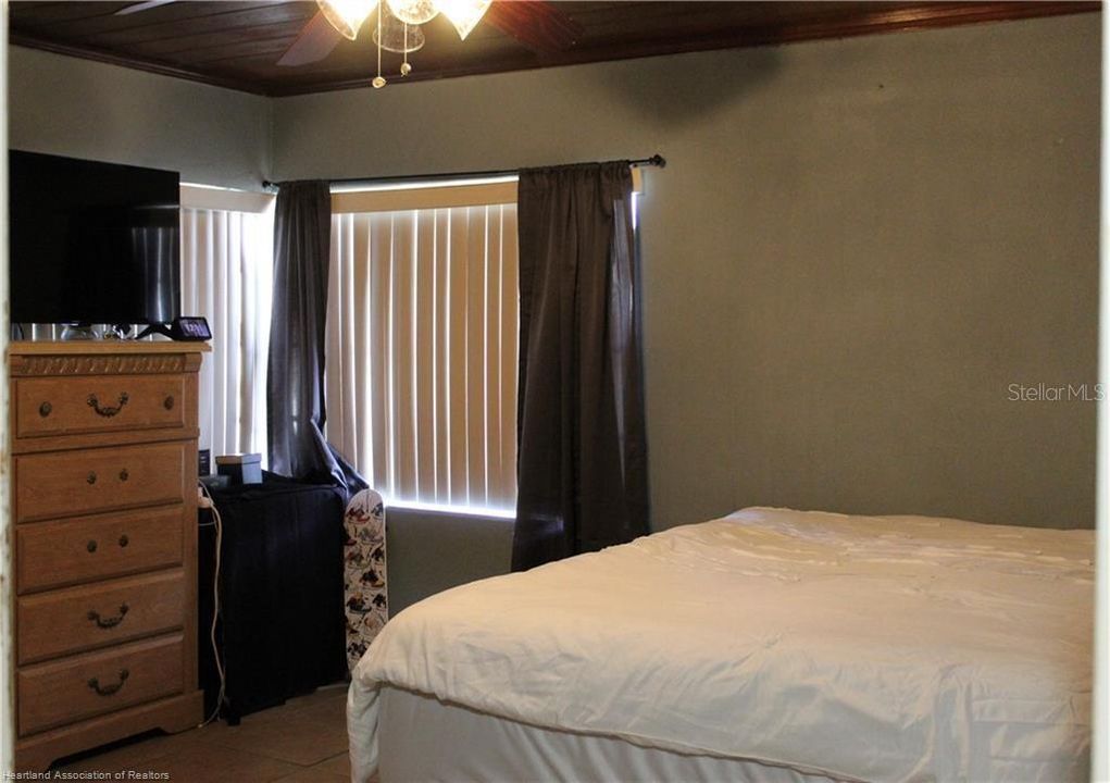 Под контрактом: $164,900 (2 спален, 1 ванн, 896 Квадратных фут)