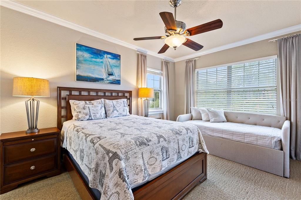 Activo con contrato: $1,490,000 (5 camas, 4 baños, 4226 Pies cuadrados)