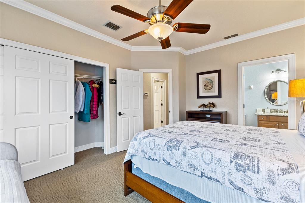 Activo con contrato: $1,490,000 (5 camas, 4 baños, 4226 Pies cuadrados)