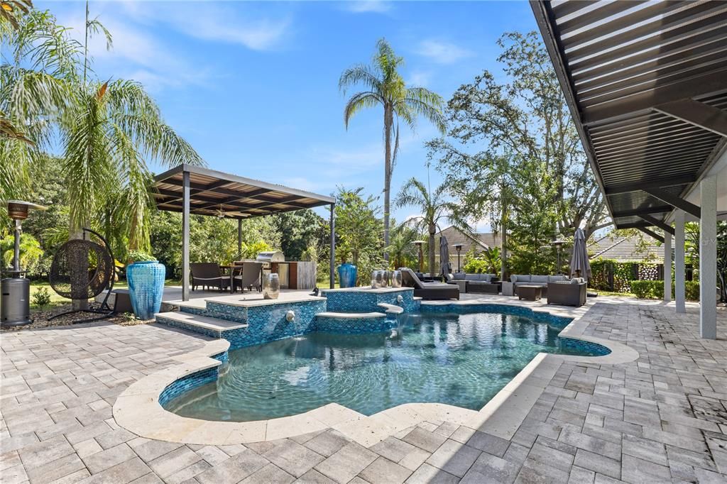 Activo con contrato: $1,490,000 (5 camas, 4 baños, 4226 Pies cuadrados)