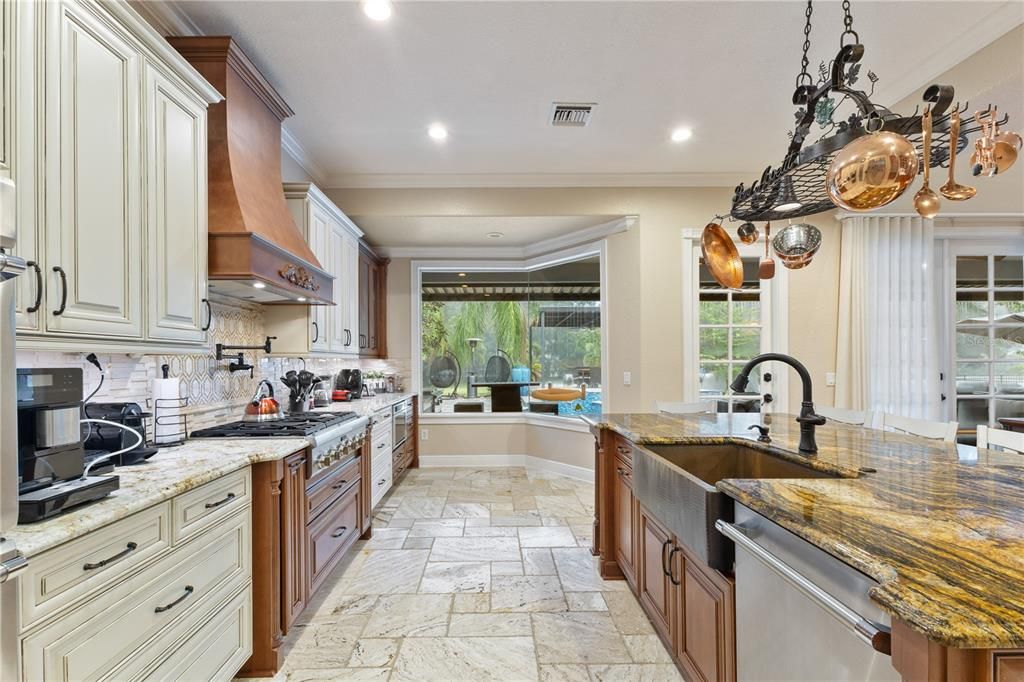 Activo con contrato: $1,490,000 (5 camas, 4 baños, 4226 Pies cuadrados)