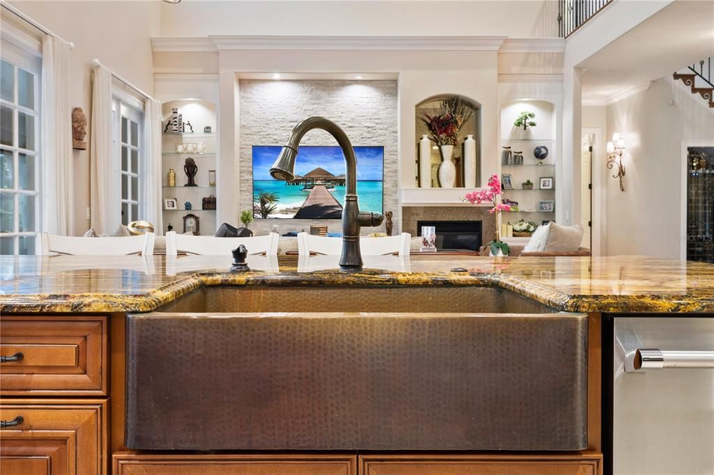 Activo con contrato: $1,490,000 (5 camas, 4 baños, 4226 Pies cuadrados)