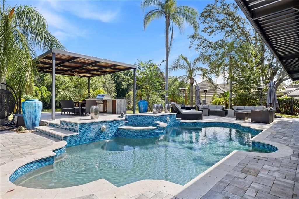 Activo con contrato: $1,490,000 (5 camas, 4 baños, 4226 Pies cuadrados)