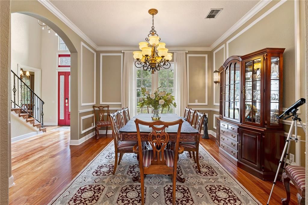 Activo con contrato: $1,490,000 (5 camas, 4 baños, 4226 Pies cuadrados)