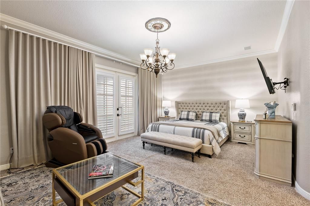 Activo con contrato: $1,490,000 (5 camas, 4 baños, 4226 Pies cuadrados)