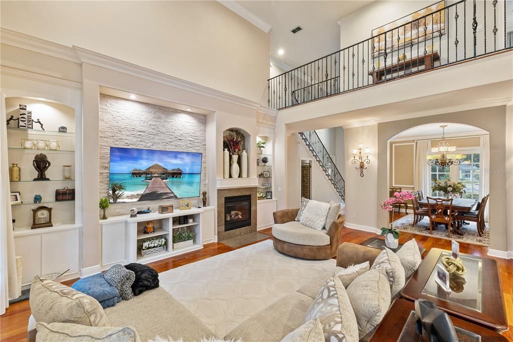 Activo con contrato: $1,490,000 (5 camas, 4 baños, 4226 Pies cuadrados)