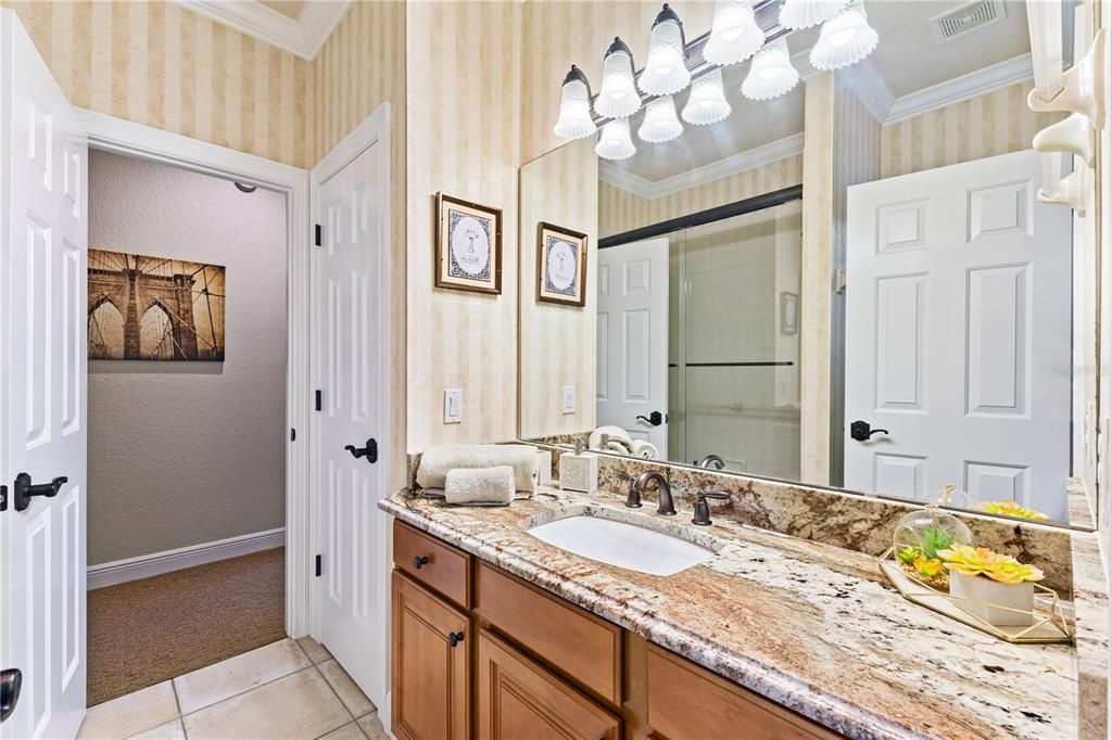 Activo con contrato: $1,490,000 (5 camas, 4 baños, 4226 Pies cuadrados)