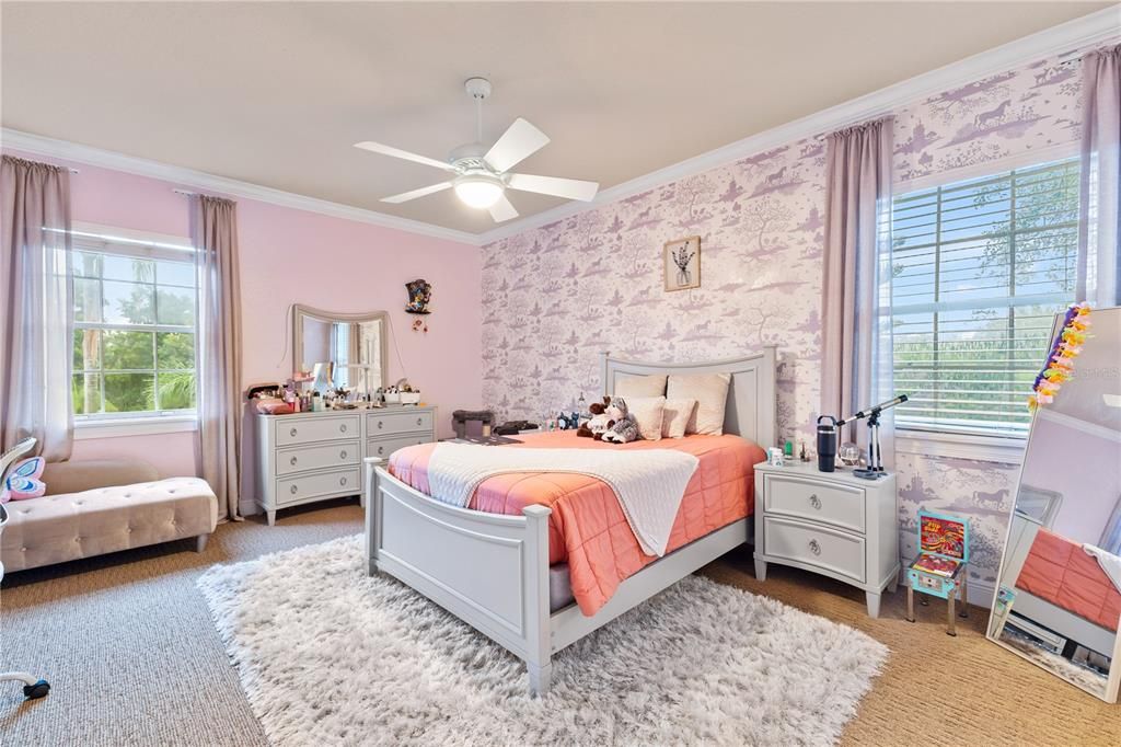 Activo con contrato: $1,490,000 (5 camas, 4 baños, 4226 Pies cuadrados)