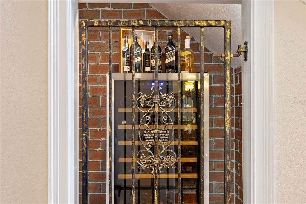 Activo con contrato: $1,490,000 (5 camas, 4 baños, 4226 Pies cuadrados)