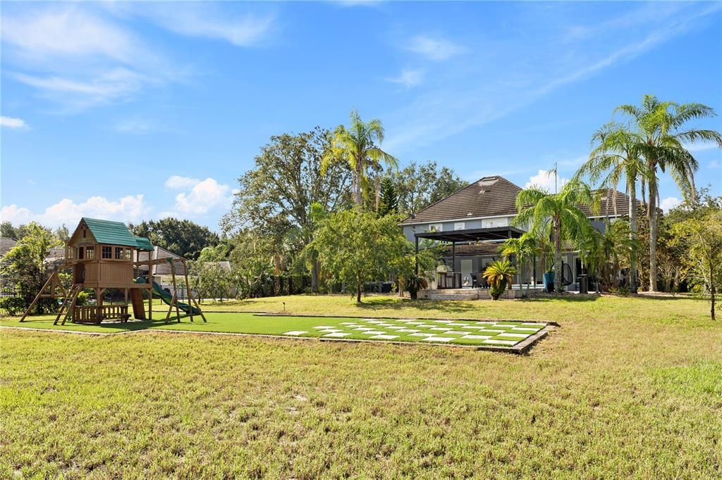 Activo con contrato: $1,490,000 (5 camas, 4 baños, 4226 Pies cuadrados)