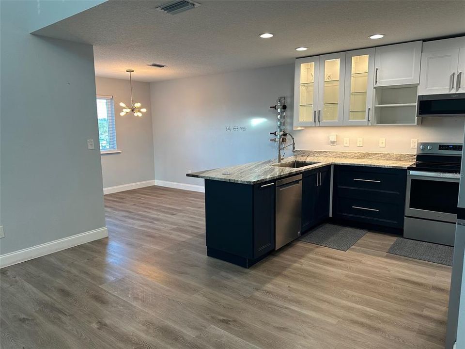 В аренду: $2,700 (3 спален, 2 ванн, 1964 Квадратных фут)