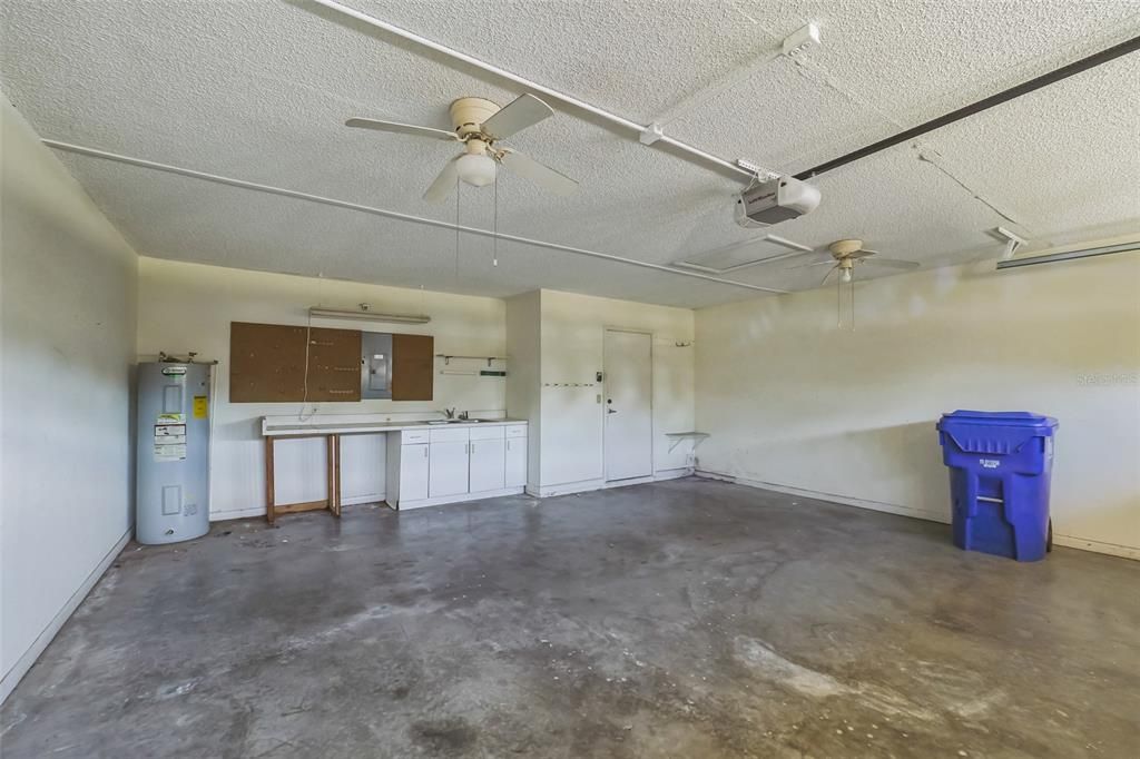 待售: $230,000 (2 贝兹, 2 浴室, 1430 平方英尺)