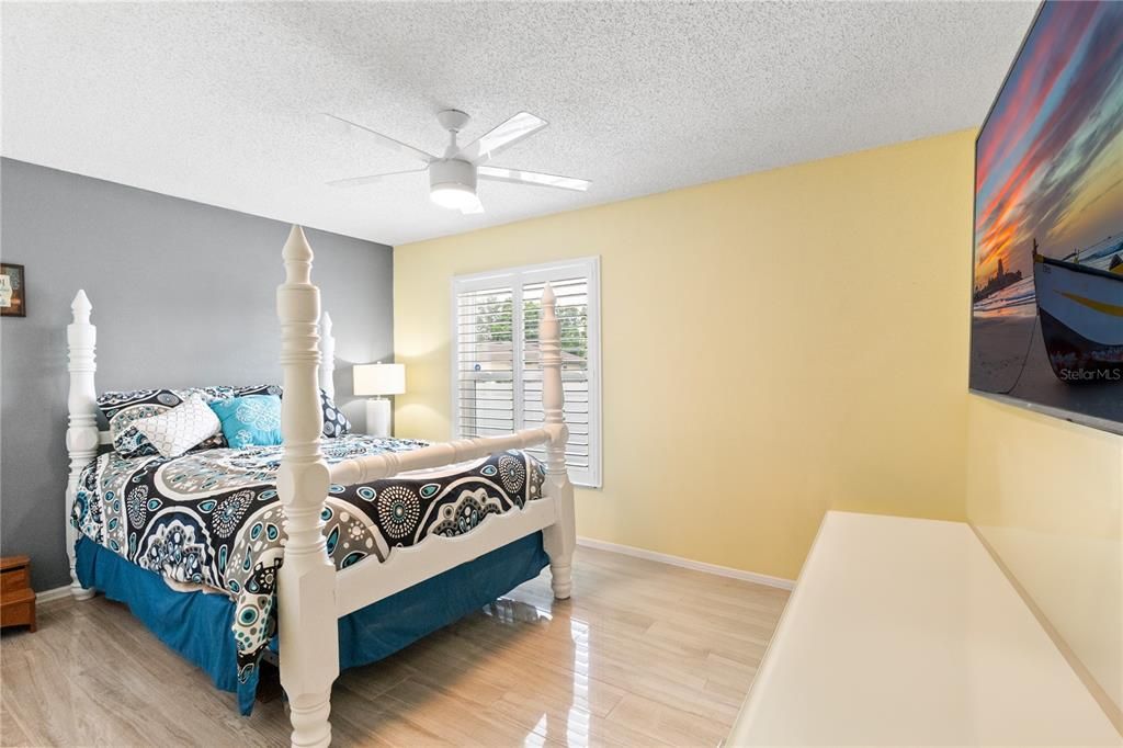 Active With Contract: $448,000 (4 beds, 2 baths, 2112 Square Feet)