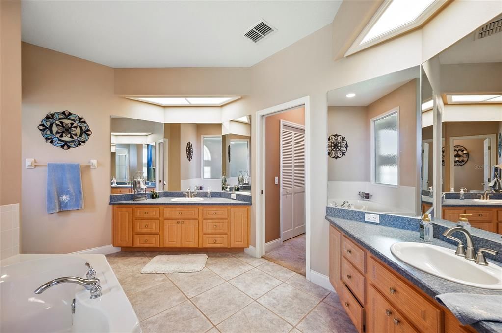 For Sale: $739,900 (4 beds, 2 baths, 2476 Square Feet)