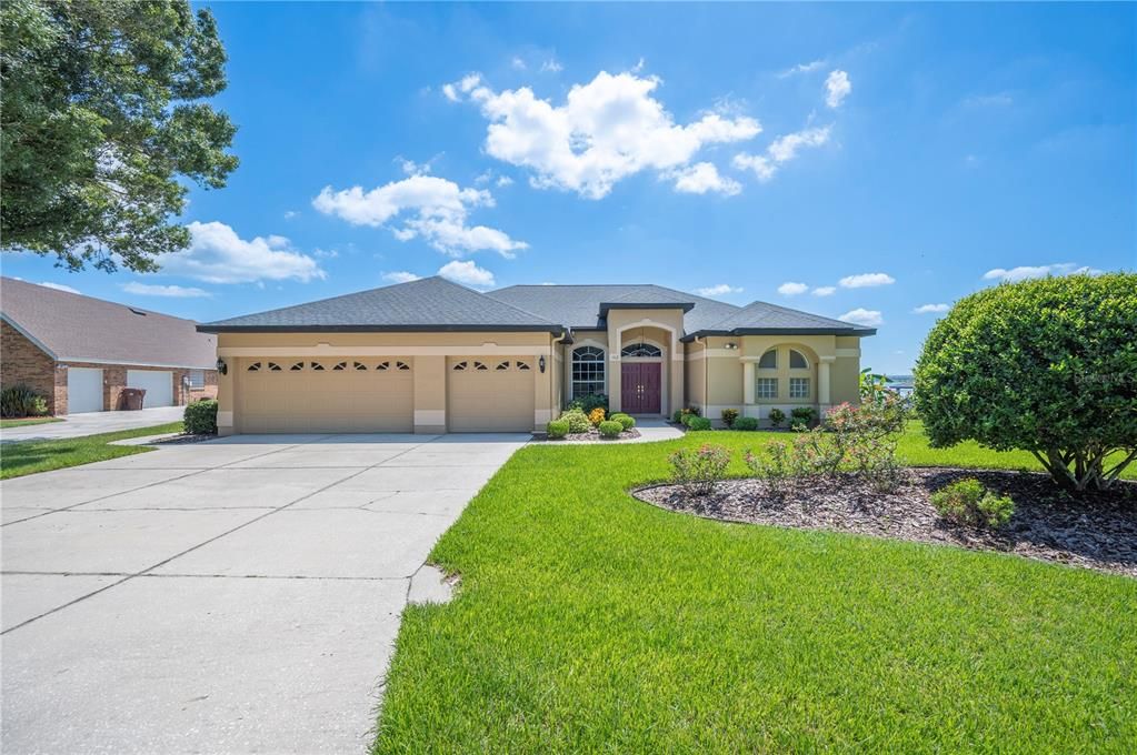 For Sale: $739,900 (4 beds, 2 baths, 2476 Square Feet)