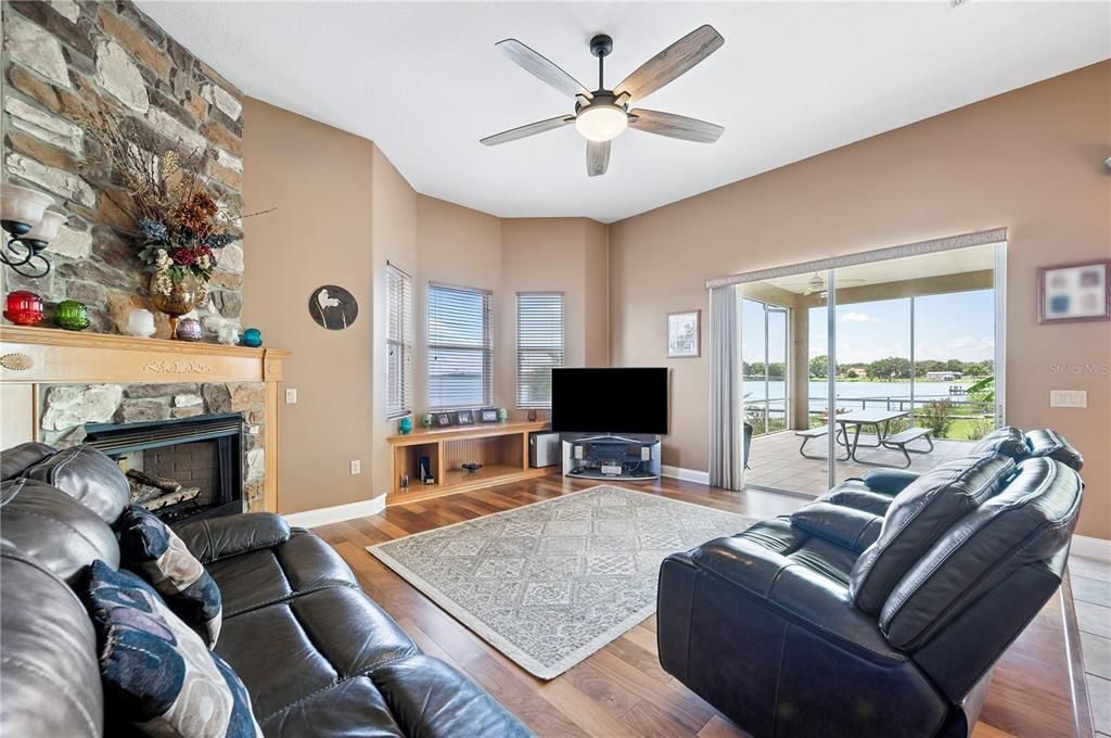 For Sale: $739,900 (4 beds, 2 baths, 2476 Square Feet)
