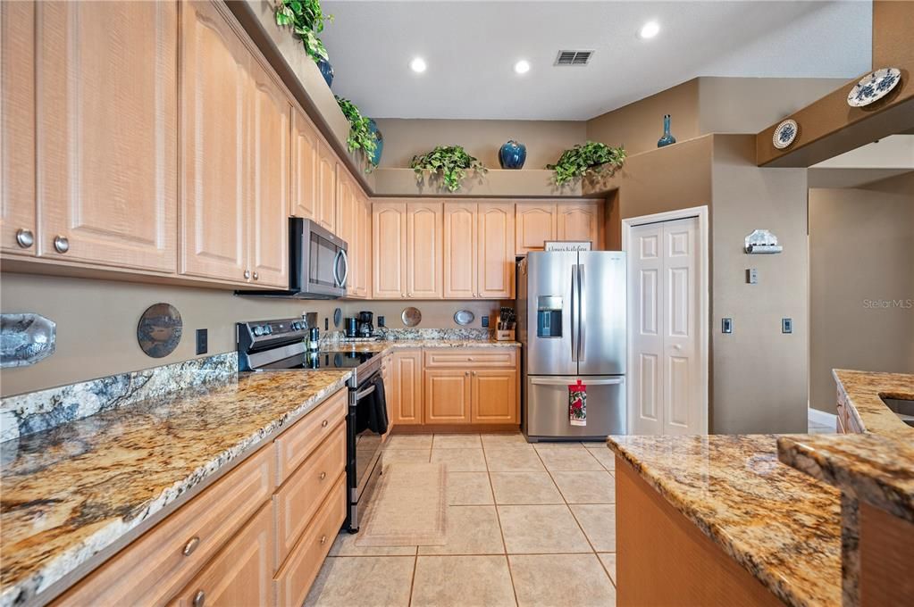 For Sale: $739,900 (4 beds, 2 baths, 2476 Square Feet)