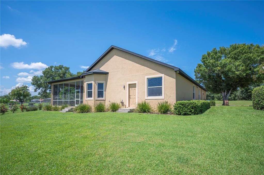 For Sale: $739,900 (4 beds, 2 baths, 2476 Square Feet)