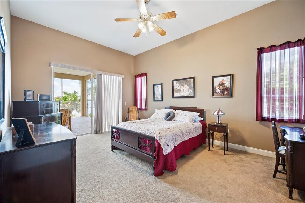 For Sale: $739,900 (4 beds, 2 baths, 2476 Square Feet)