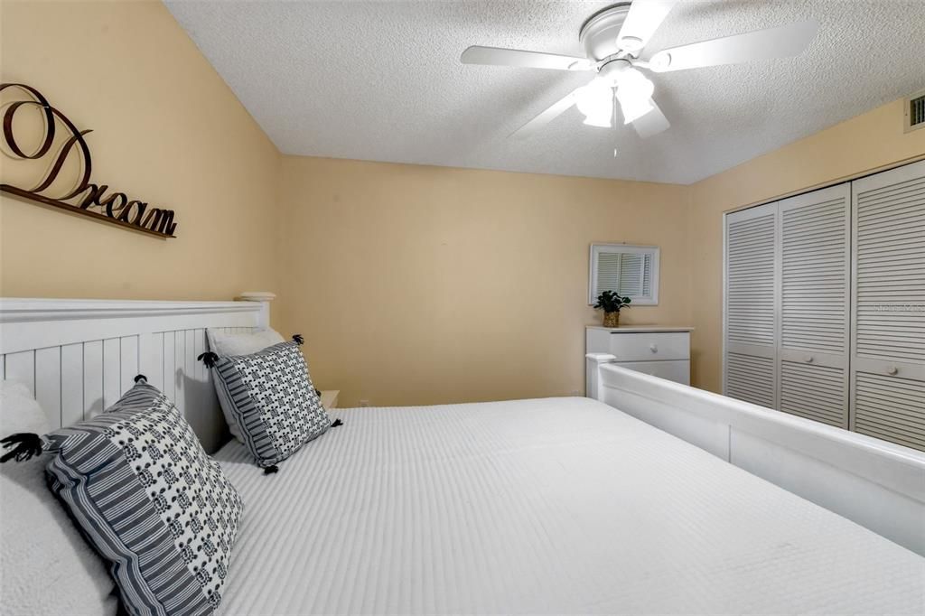 Activo con contrato: $199,000 (2 camas, 2 baños, 1269 Pies cuadrados)
