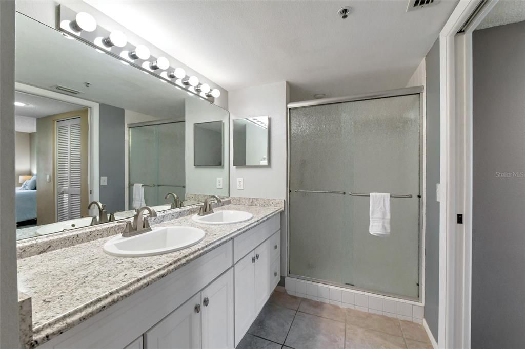 Activo con contrato: $199,000 (2 camas, 2 baños, 1269 Pies cuadrados)