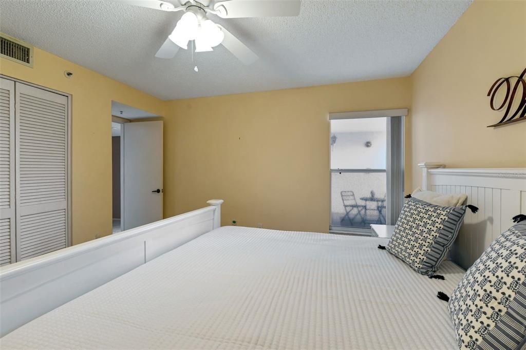 Activo con contrato: $199,000 (2 camas, 2 baños, 1269 Pies cuadrados)