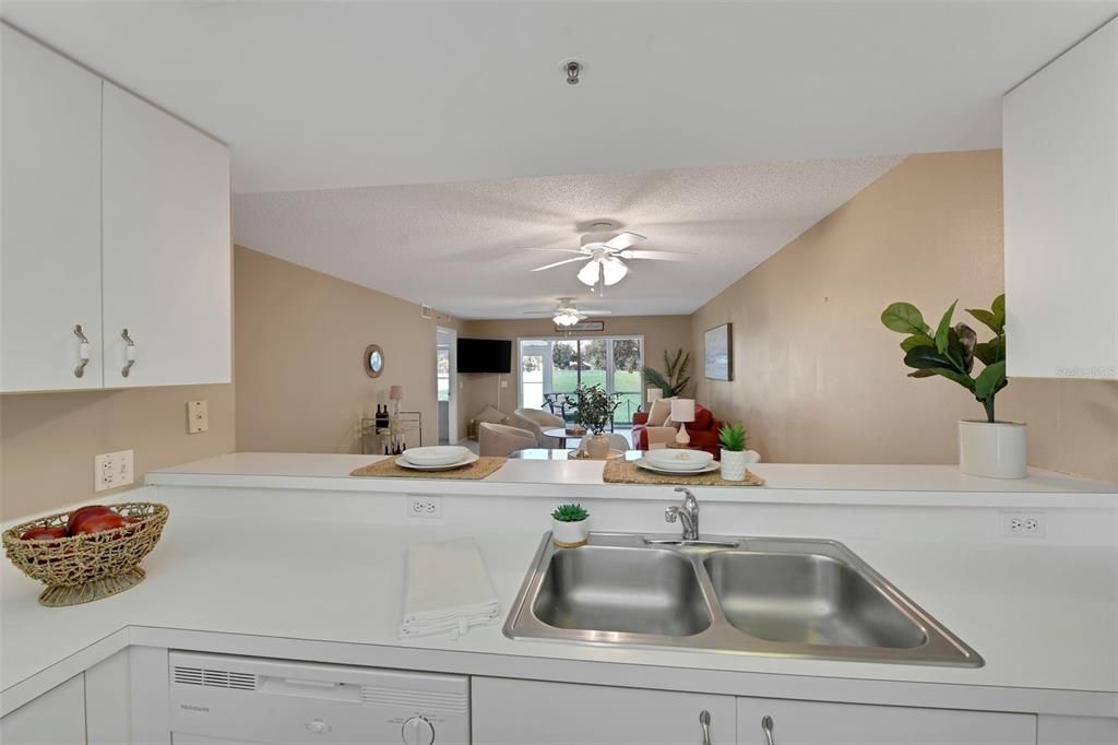 Activo con contrato: $199,000 (2 camas, 2 baños, 1269 Pies cuadrados)