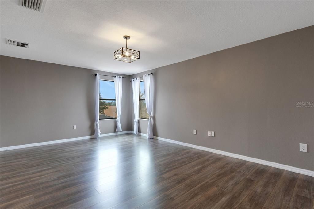 En Renta: $3,375 (4 camas, 3 baños, 3067 Pies cuadrados)