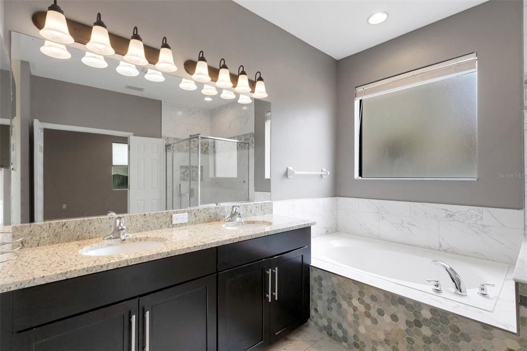 En Renta: $3,375 (4 camas, 3 baños, 3067 Pies cuadrados)