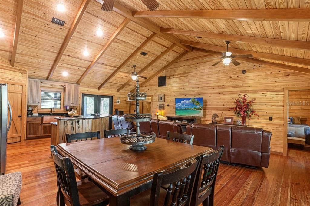 For Sale: $1,600,000 (2 beds, 3 baths, 2323 Square Feet)