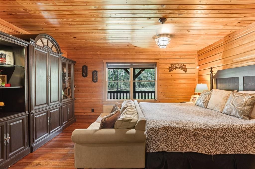 For Sale: $1,600,000 (2 beds, 3 baths, 2323 Square Feet)