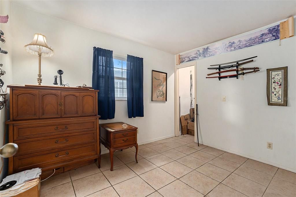 Activo con contrato: $185,000 (3 camas, 2 baños, 1333 Pies cuadrados)