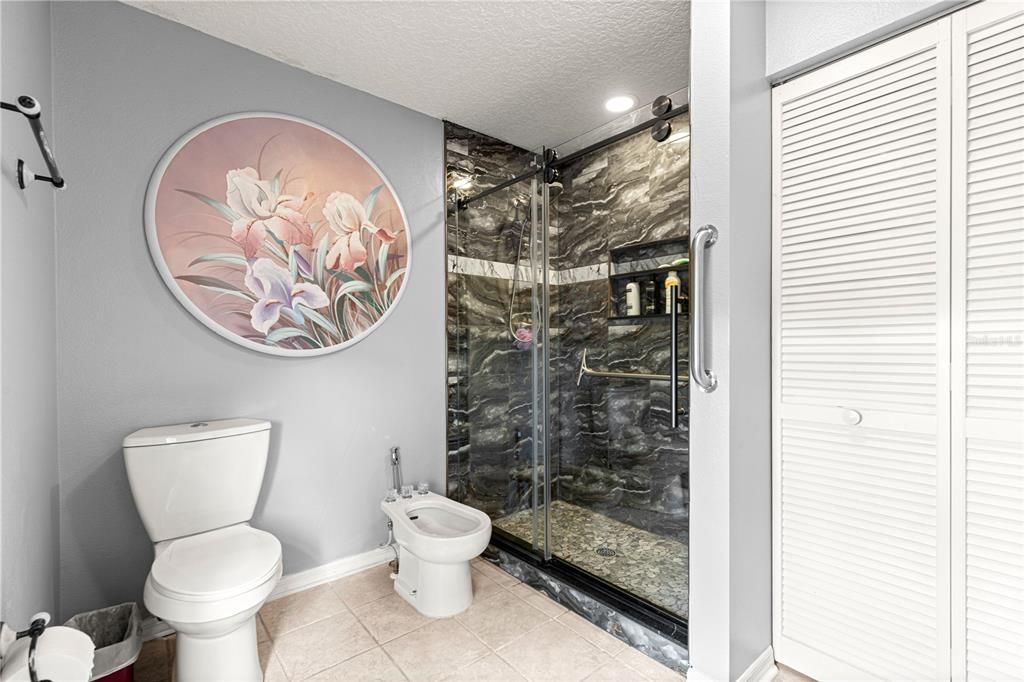 Под контрактом: $339,900 (2 спален, 2 ванн, 1497 Квадратных фут)