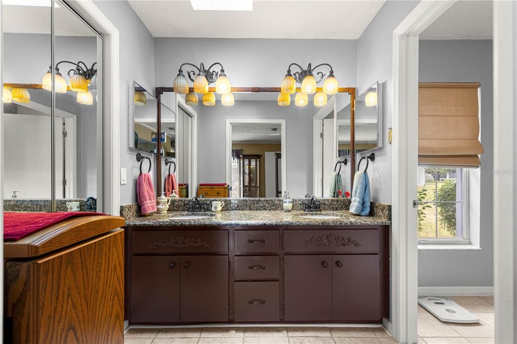 Под контрактом: $339,900 (2 спален, 2 ванн, 1497 Квадратных фут)