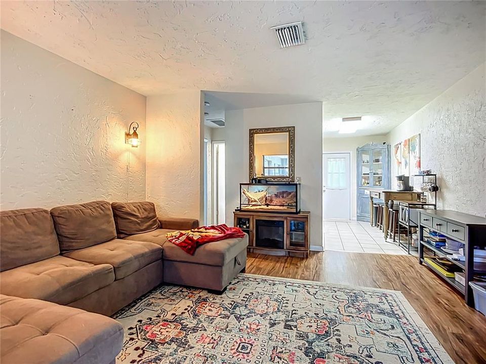 Activo con contrato: $399,998 (4 camas, 0 baños, 1512 Pies cuadrados)