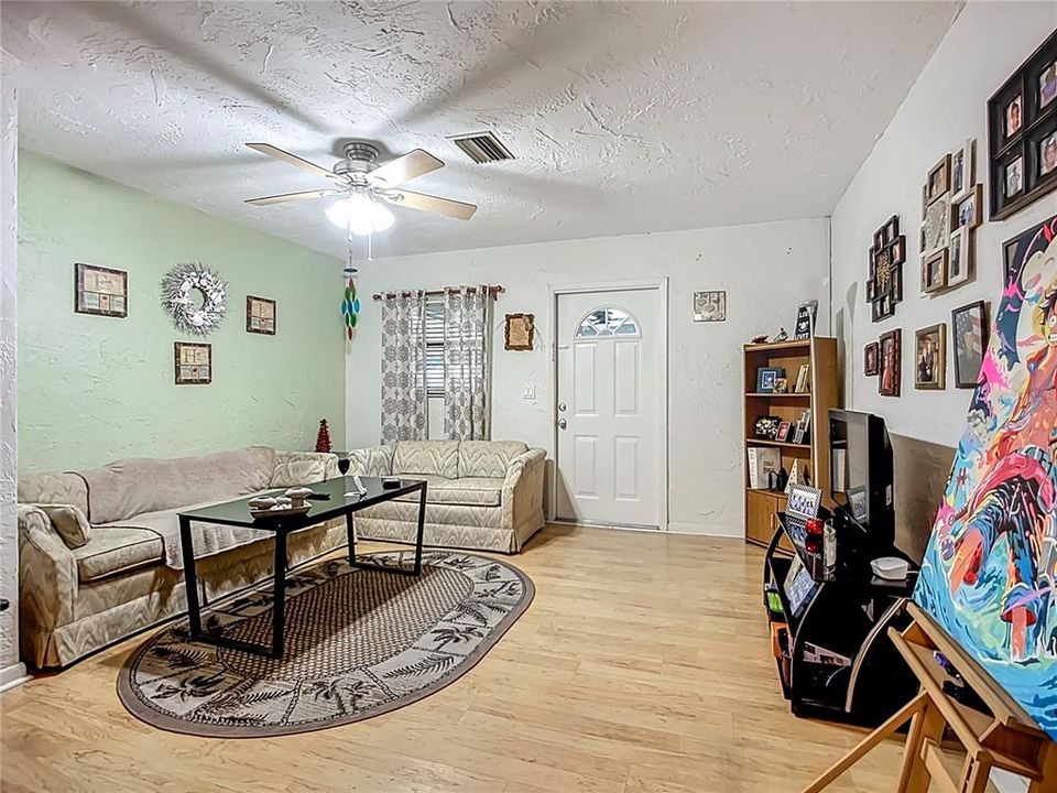 Activo con contrato: $399,998 (4 camas, 0 baños, 1512 Pies cuadrados)