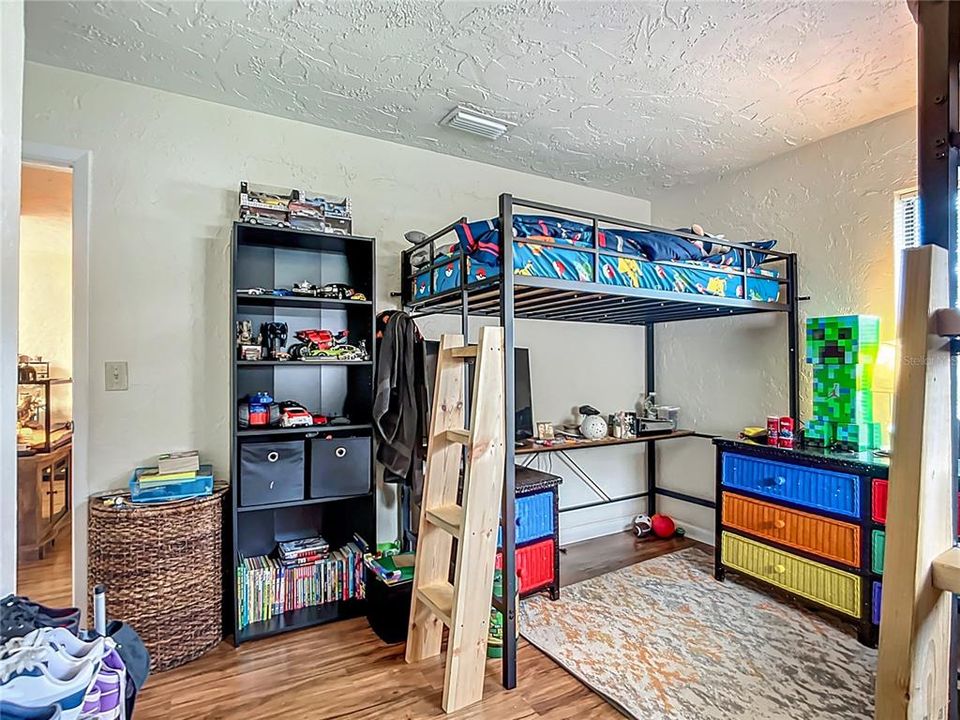 Activo con contrato: $399,998 (4 camas, 0 baños, 1512 Pies cuadrados)