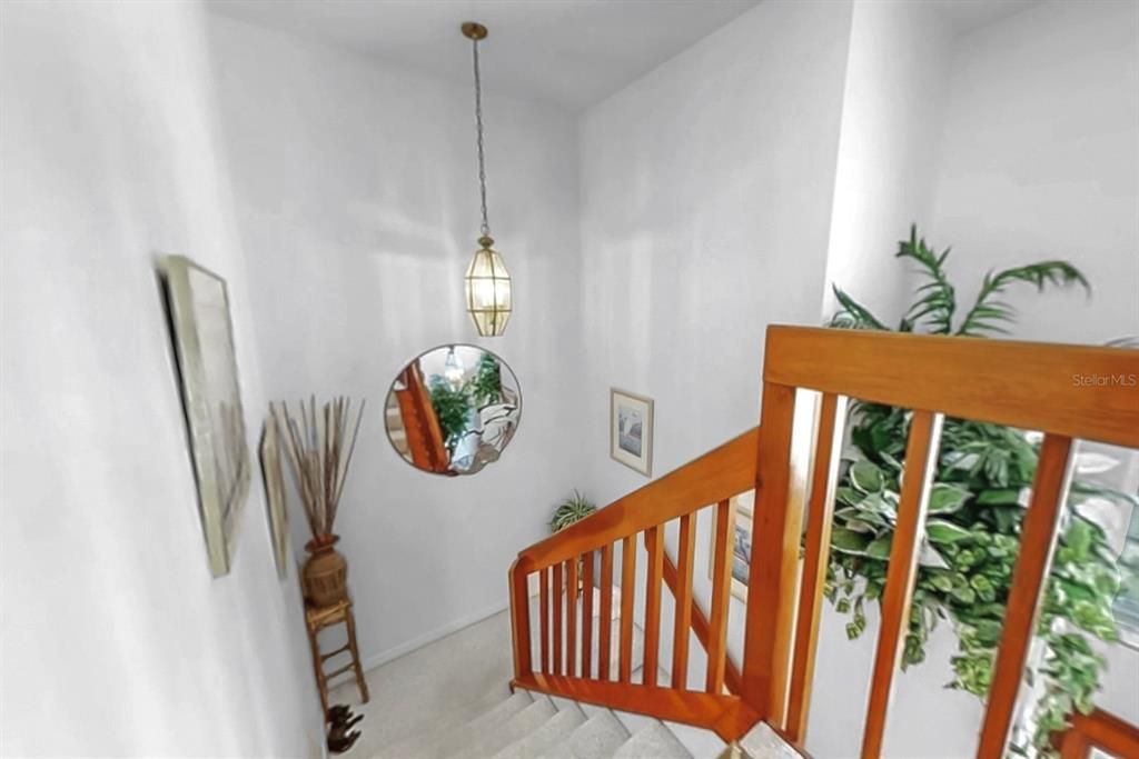 合同活跃: $1,000,000 (3 贝兹, 2 浴室, 3850 平方英尺)