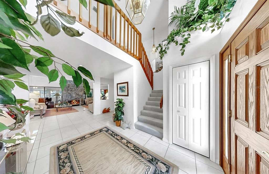 合同活跃: $1,000,000 (3 贝兹, 2 浴室, 3850 平方英尺)