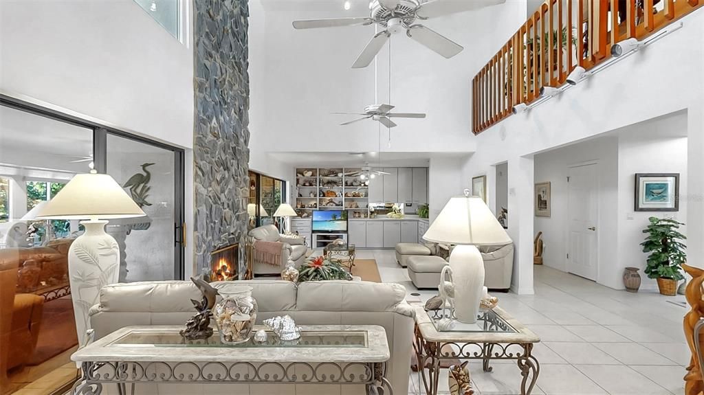 合同活跃: $1,000,000 (3 贝兹, 2 浴室, 3850 平方英尺)