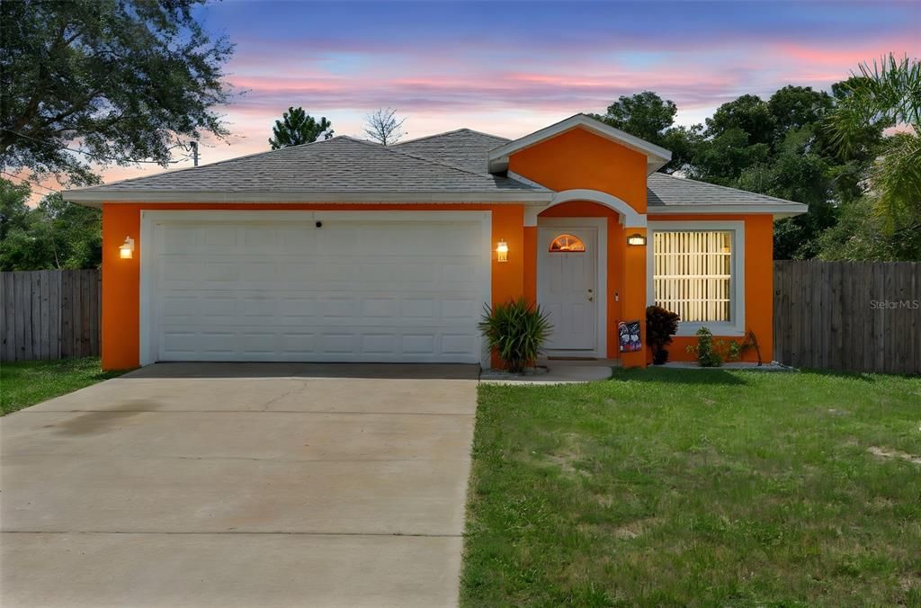 Active With Contract: $284,900 (3 beds, 2 baths, 1255 Square Feet)