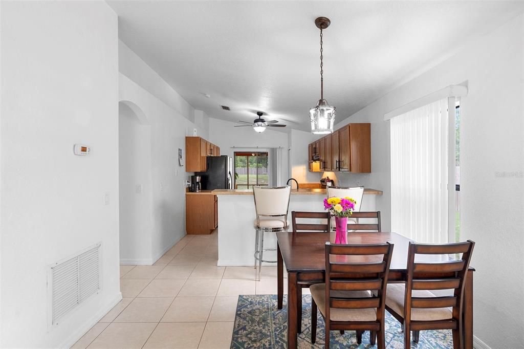 Active With Contract: $284,900 (3 beds, 2 baths, 1255 Square Feet)