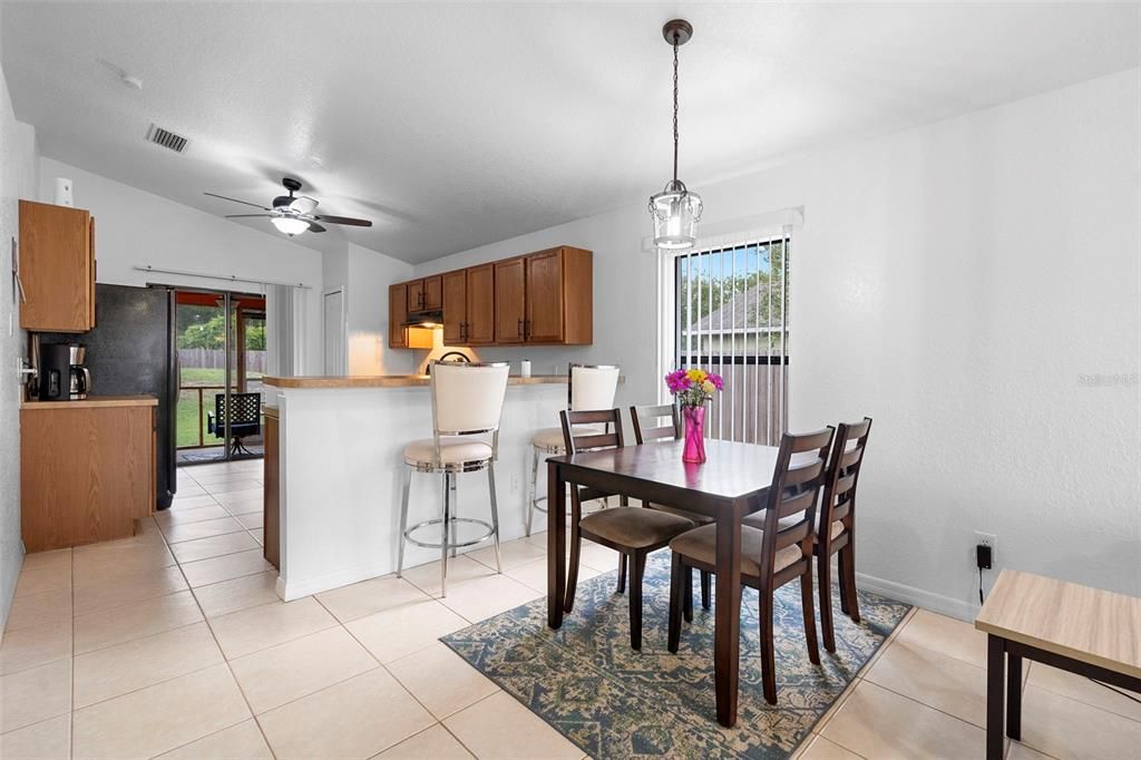 Active With Contract: $284,900 (3 beds, 2 baths, 1255 Square Feet)