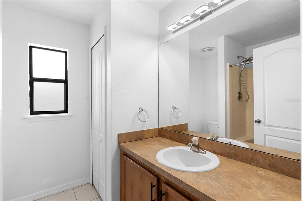 Active With Contract: $284,900 (3 beds, 2 baths, 1255 Square Feet)