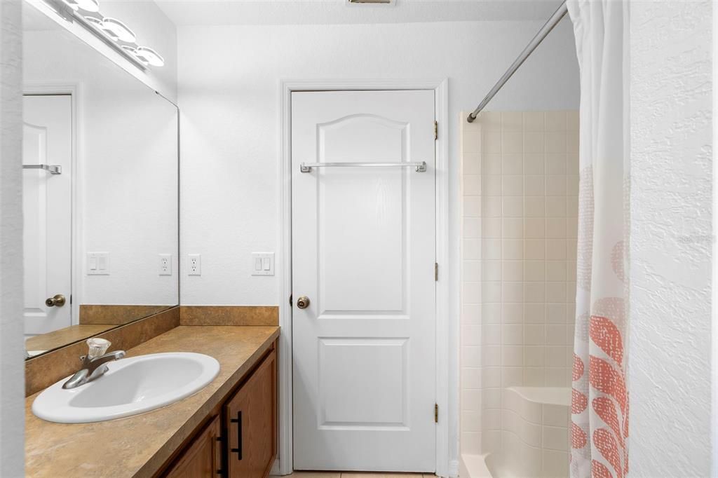 Active With Contract: $284,900 (3 beds, 2 baths, 1255 Square Feet)