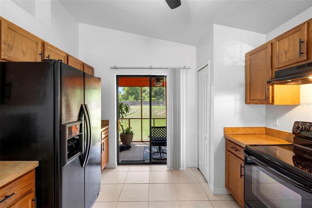 Active With Contract: $284,900 (3 beds, 2 baths, 1255 Square Feet)