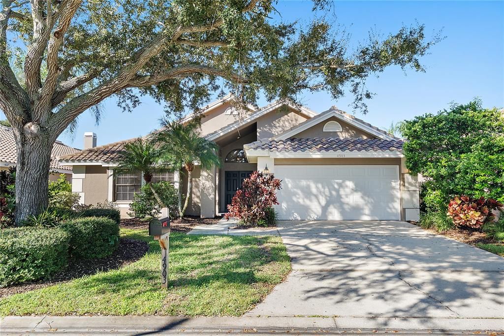 Active With Contract: $638,000 (3 beds, 2 baths, 1699 Square Feet)