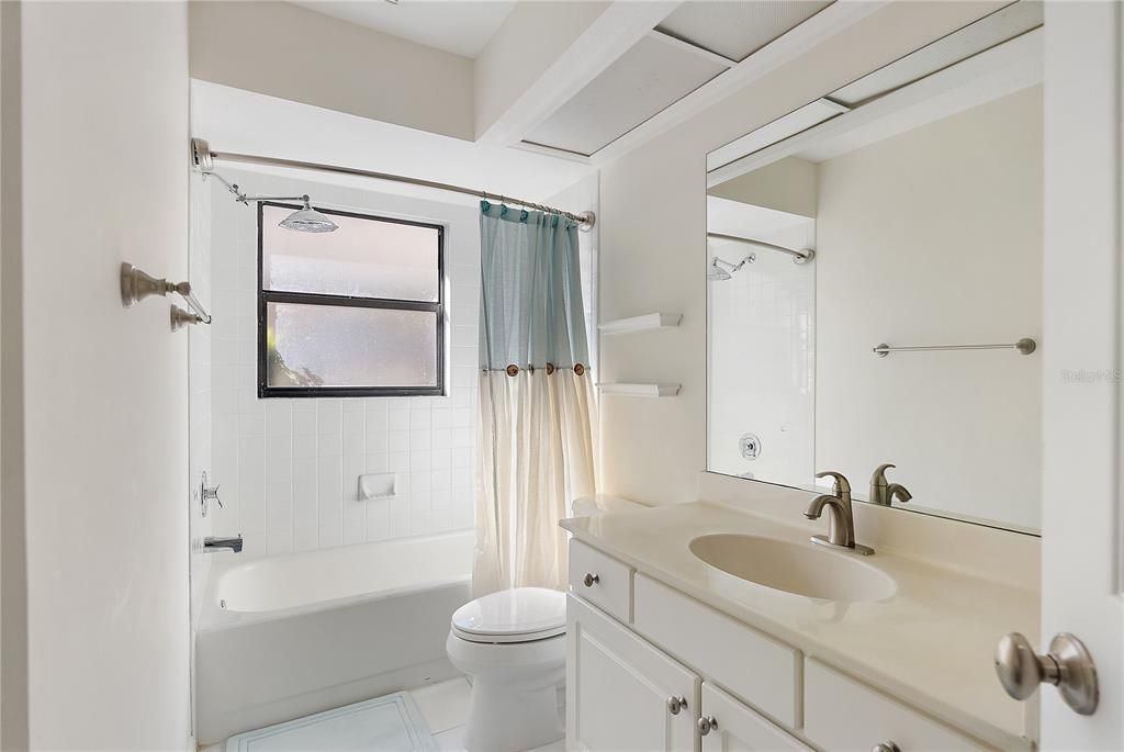 Active With Contract: $638,000 (3 beds, 2 baths, 1699 Square Feet)