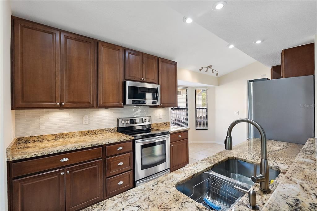 Active With Contract: $638,000 (3 beds, 2 baths, 1699 Square Feet)