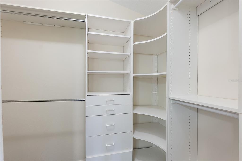 Active With Contract: $638,000 (3 beds, 2 baths, 1699 Square Feet)